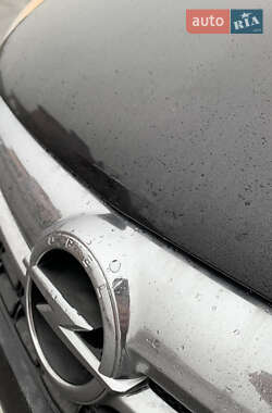 Хэтчбек Opel Corsa 2011 в 