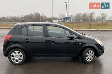 Хэтчбек Opel Corsa 2011 в 