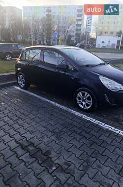 Хэтчбек Opel Corsa 2011 в Виноградове