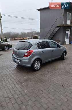 Хэтчбек Opel Corsa 2013 в Хоросткове