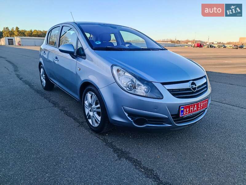 Хэтчбек Opel Corsa 2009 в Киеве