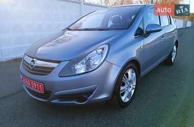 Хэтчбек Opel Corsa 2009 в Киеве