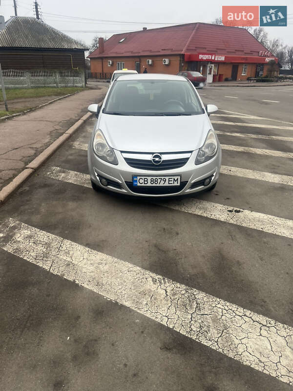 Хэтчбек Opel Corsa 2010 в Чернигове