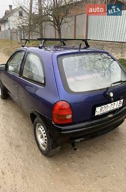 Хетчбек Opel Corsa 1995 в Чернівцях