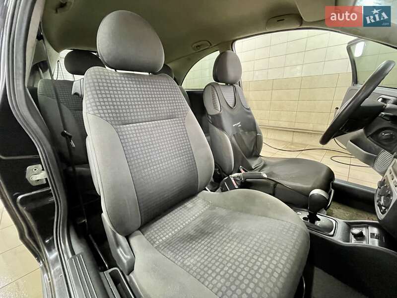 Хэтчбек Opel Corsa 2003 в Сумах