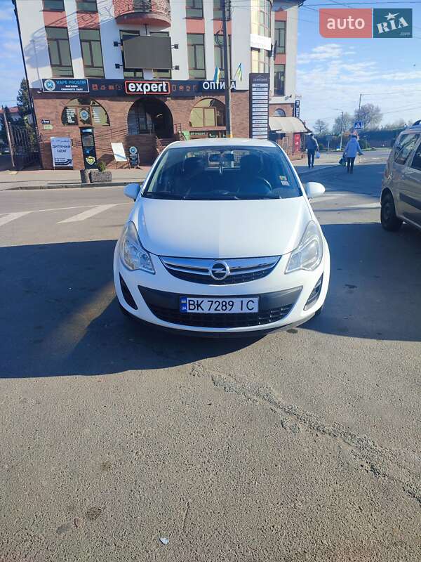 Хэтчбек Opel Corsa 2011 в Дубно