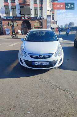 Хэтчбек Opel Corsa 2011 в 