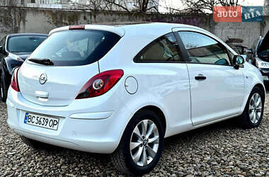 Хэтчбек Opel Corsa 2011 в Стрые