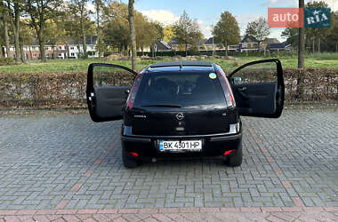 Хэтчбек Opel Corsa 2004 в 