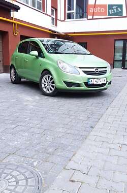 Хэтчбек Opel Corsa 2010 в Ивано-Франковске