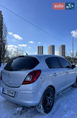 Хэтчбек Opel Corsa 2011 в Киеве