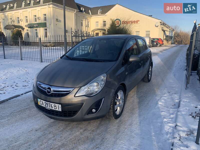 Хэтчбек Opel Corsa 2013 в Смеле