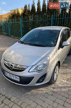 Хэтчбек Opel Corsa 2013 в Львове