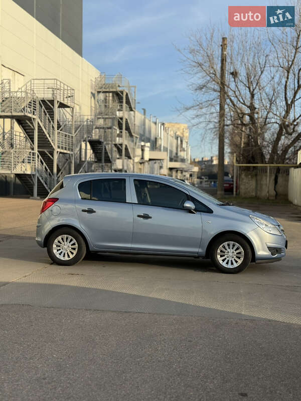 Хэтчбек Opel Corsa 2008 в Одессе