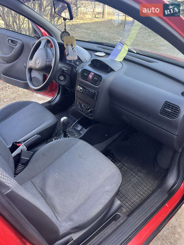Хэтчбек Opel Corsa 2002 в Львове