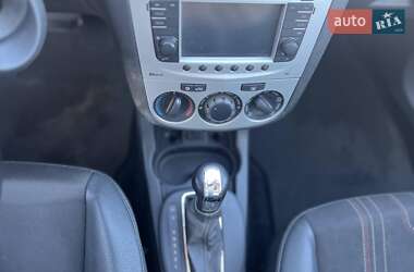 Хэтчбек Opel Corsa 2012 в Черновцах