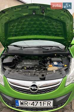 Хэтчбек Opel Corsa 2013 в 