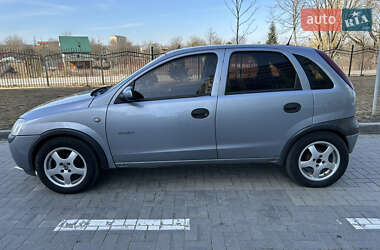 Хэтчбек Opel Corsa 2003 в 