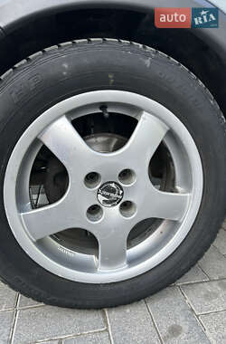 Хэтчбек Opel Corsa 2003 в 