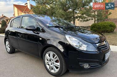 Хэтчбек Opel Corsa 2009 в 