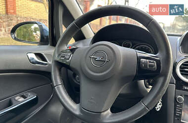 Хэтчбек Opel Corsa 2009 в 