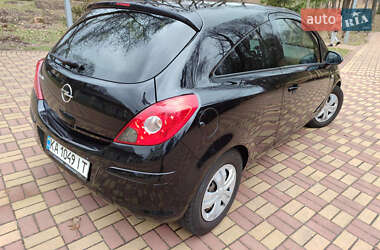 Хэтчбек Opel Corsa 2010 в Киеве