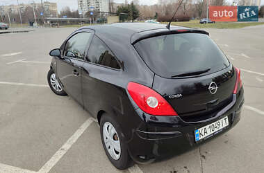 Хэтчбек Opel Corsa 2010 в Киеве
