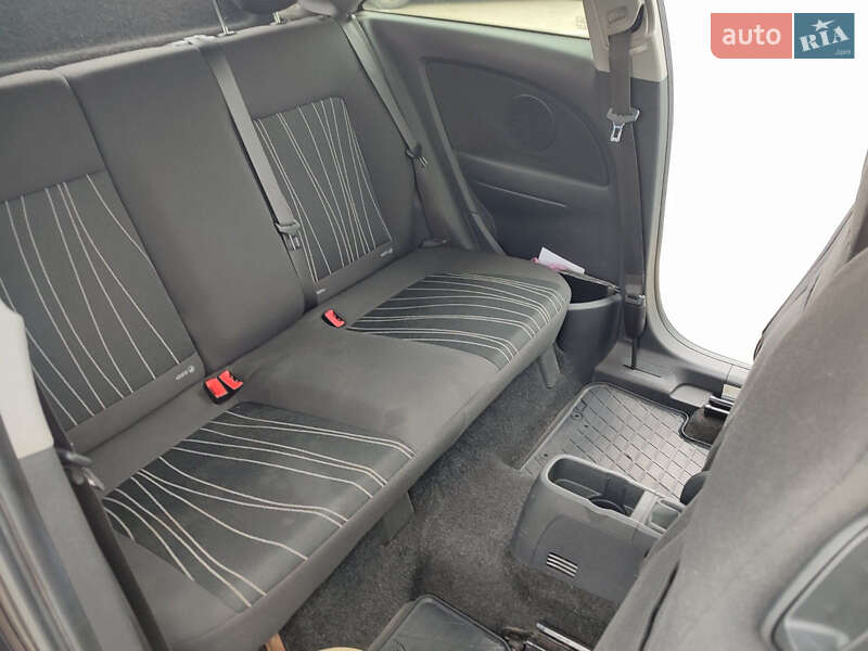 Хэтчбек Opel Corsa 2010 в Киеве