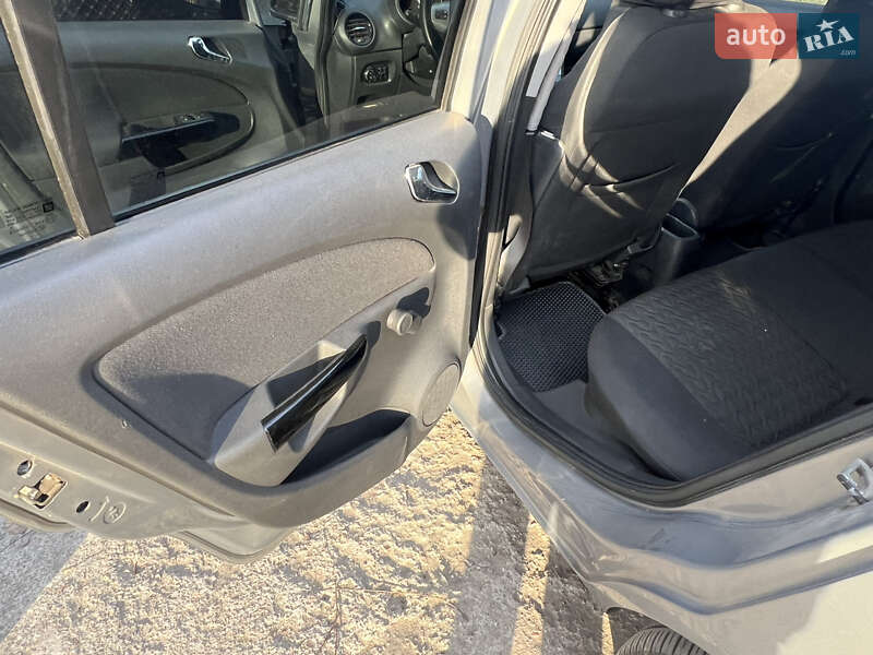 Хэтчбек Opel Corsa 2013 в Днепре