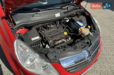 Хэтчбек Opel Corsa 2008 в 