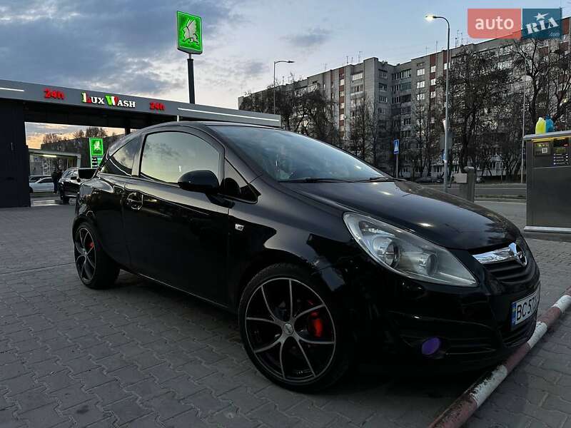 Хэтчбек Opel Corsa 2008 в 