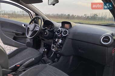 Хэтчбек Opel Corsa 2014 в 