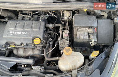 Хэтчбек Opel Corsa 2014 в 