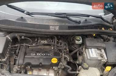 Хэтчбек Opel Corsa 2009 в 