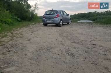 Хэтчбек Opel Corsa 2009 в 
