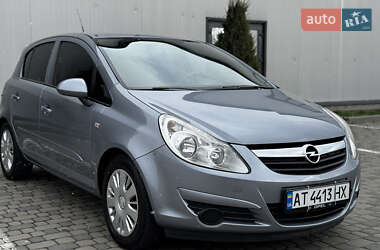 Хэтчбек Opel Corsa 2007 в 