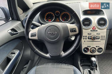 Хэтчбек Opel Corsa 2007 в 