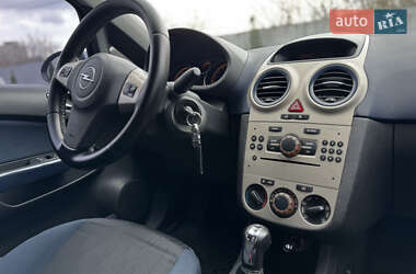 Хэтчбек Opel Corsa 2007 в 