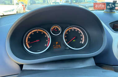 Хэтчбек Opel Corsa 2007 в 