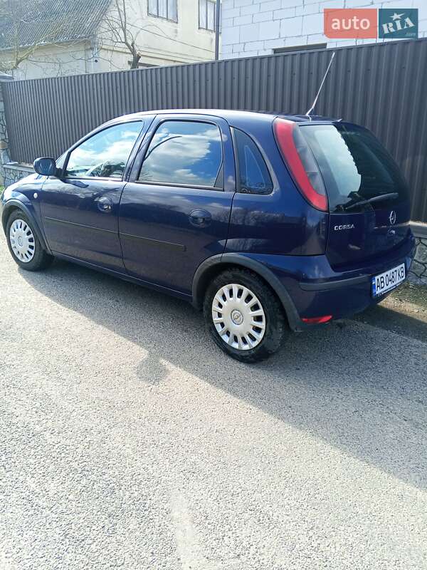 Хетчбек Opel Corsa 2004 в 