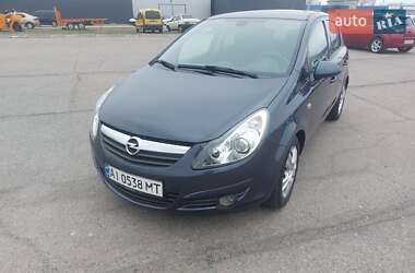 Хэтчбек Opel Corsa 2010 в 