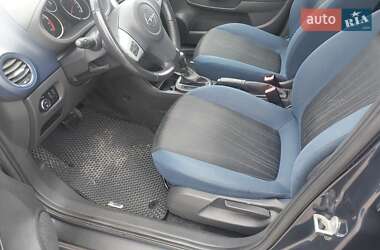 Хэтчбек Opel Corsa 2010 в 