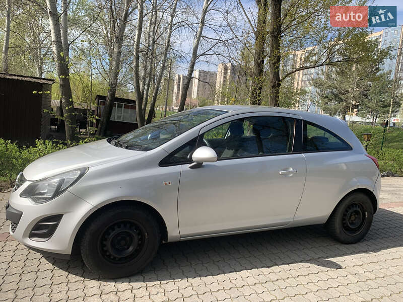 Хетчбек Opel Corsa 2014 в Дніпрі