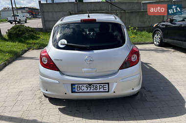 Хэтчбек Opel Corsa 2009 в 