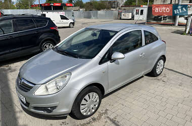Хэтчбек Opel Corsa 2009 в 