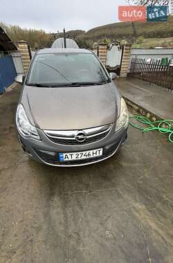 Хэтчбек Opel Corsa 2011 в 