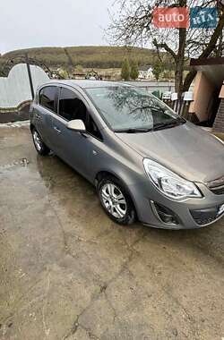 Хэтчбек Opel Corsa 2011 в 