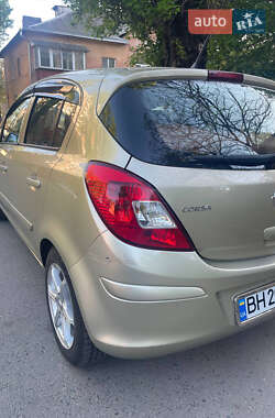Хетчбек Opel Corsa 2007 в 