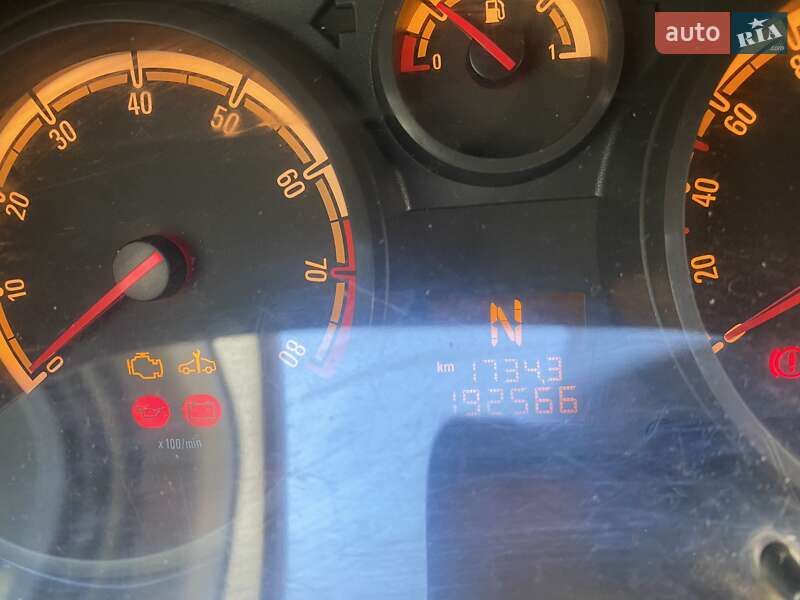 Хэтчбек Opel Corsa 2007 в Киеве