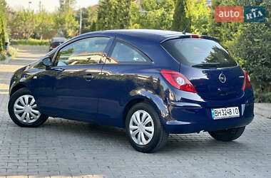 Хэтчбек Opel Corsa 2009 в 